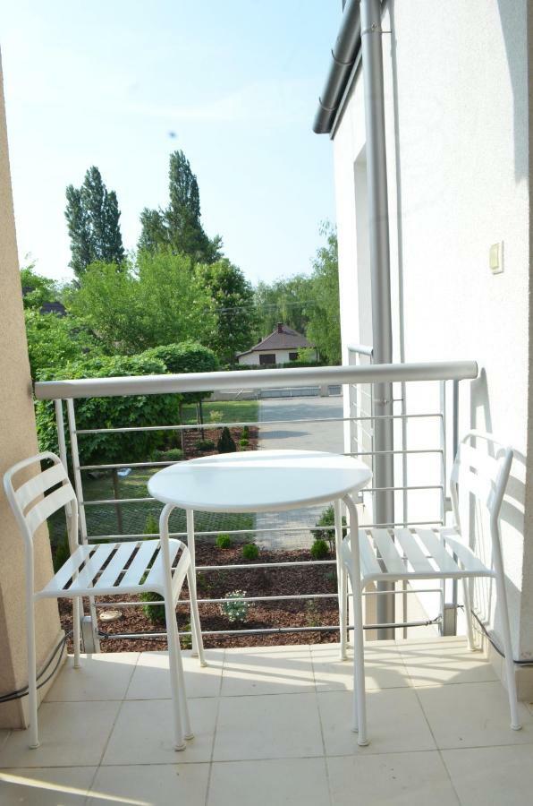 Hannajo Apartman Zamárdi Екстериор снимка